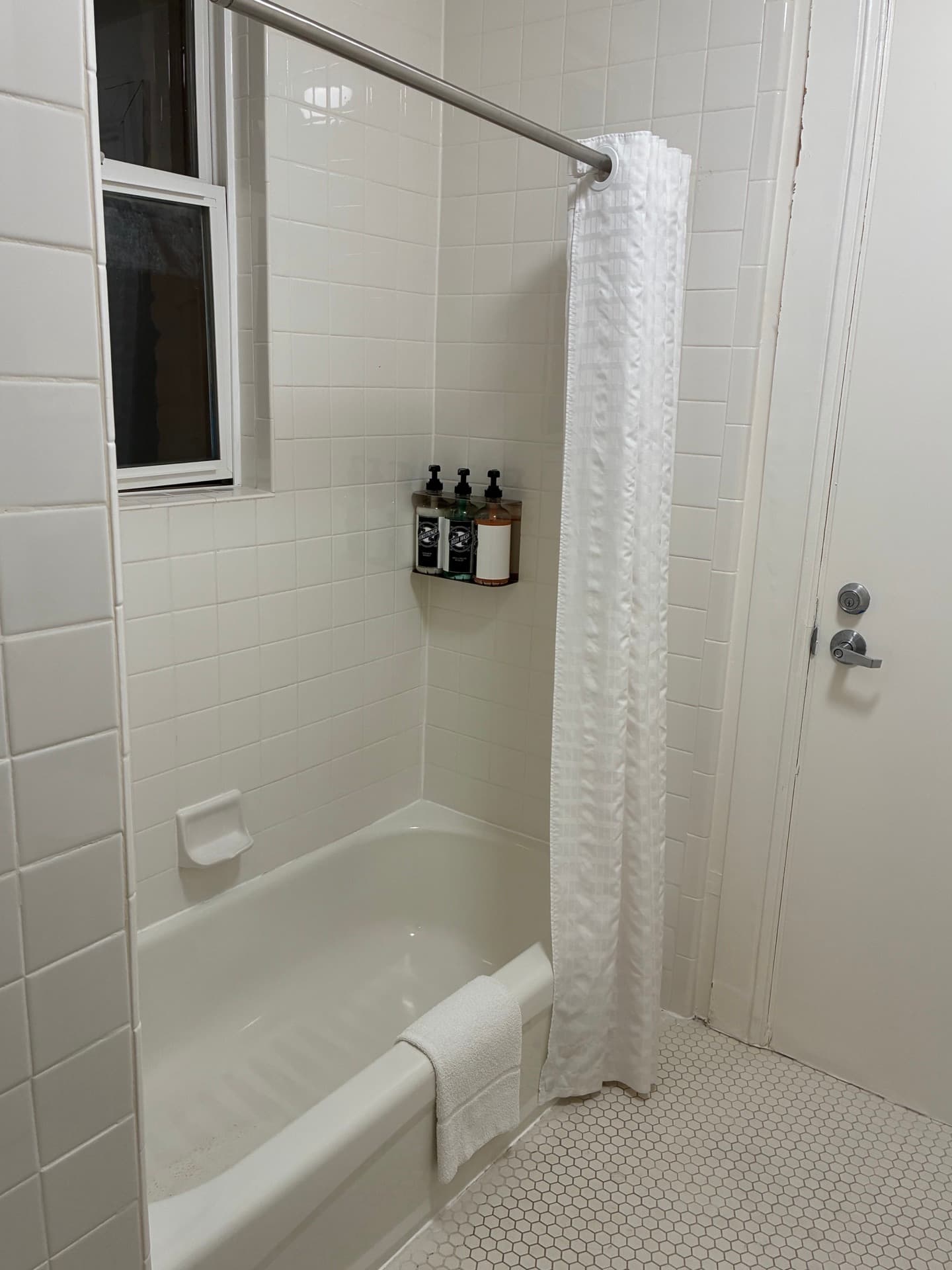 Additional view of the furnished private room